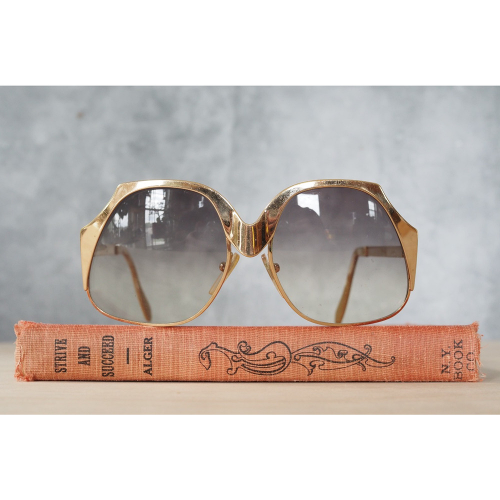Vintage Luxottica 1970s Sunglasses Italy Disco retro Grandma Chic Electroplated